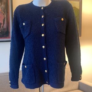 80’s BLUE BOUCLÉ COLLARLESS CARDIGAN SWEATER FOUR POCKETS TANER